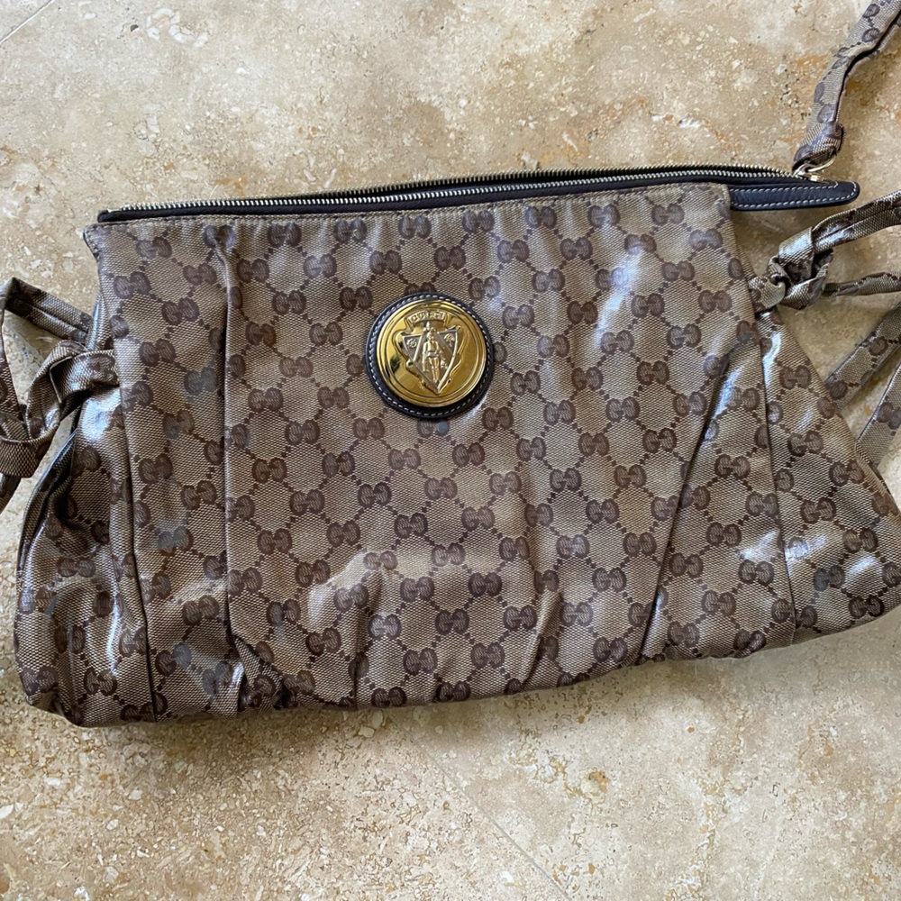 100% authentic Gucci oversized clutch with waterproof material